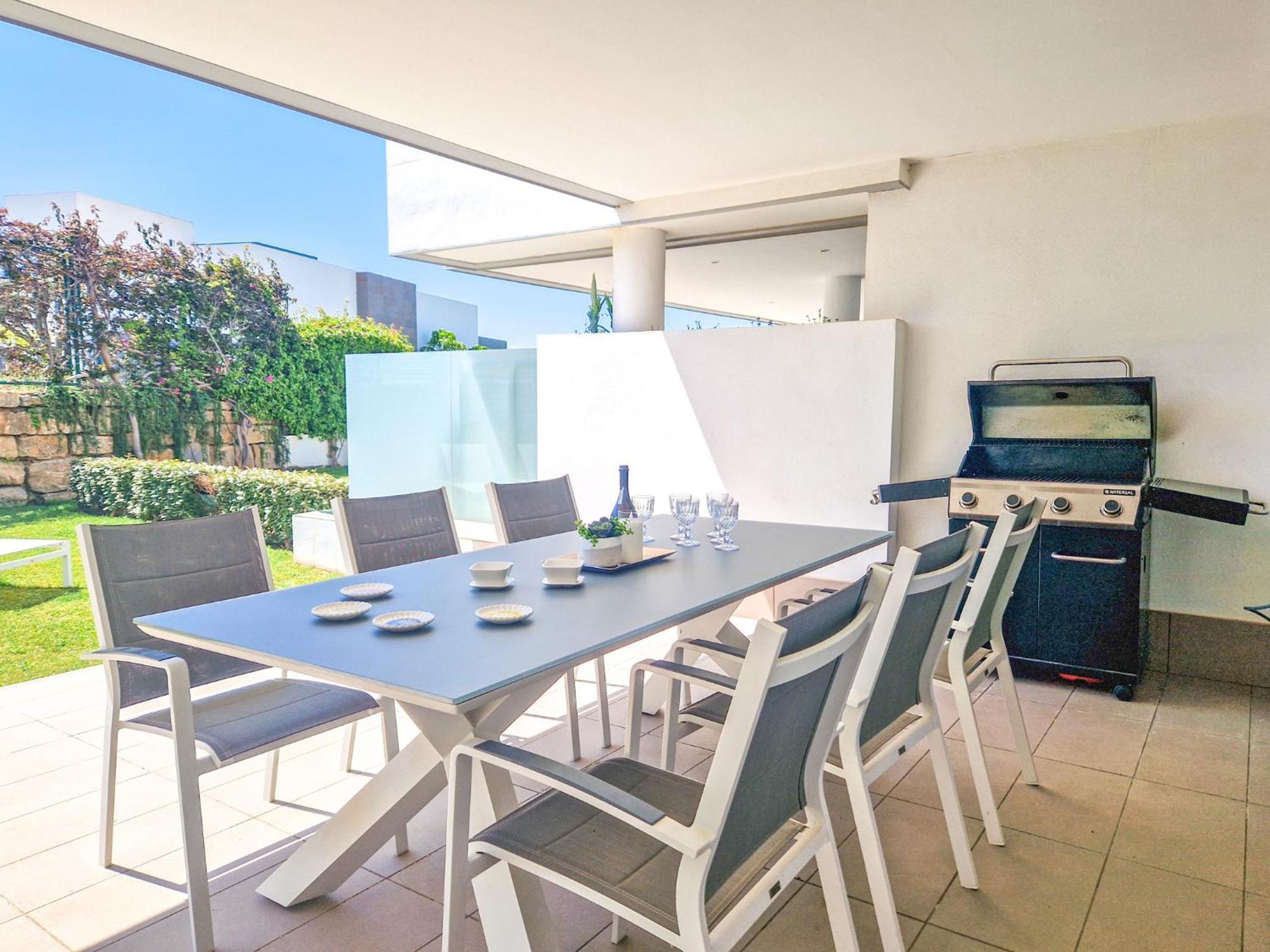Luxury Ground Floor Apt - 300 M To Cabopino Golf Marbella Exterior photo